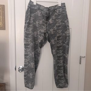 Camouflage camo stretch jeggings 18 short